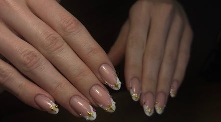 EmraNails
