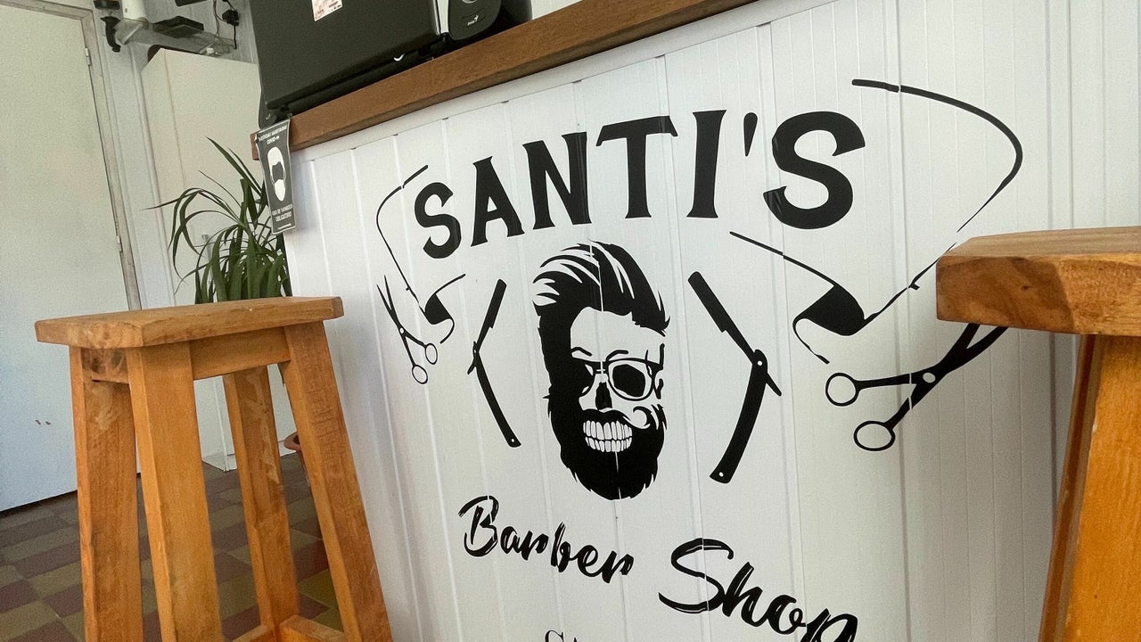 Santi’s Barbershop