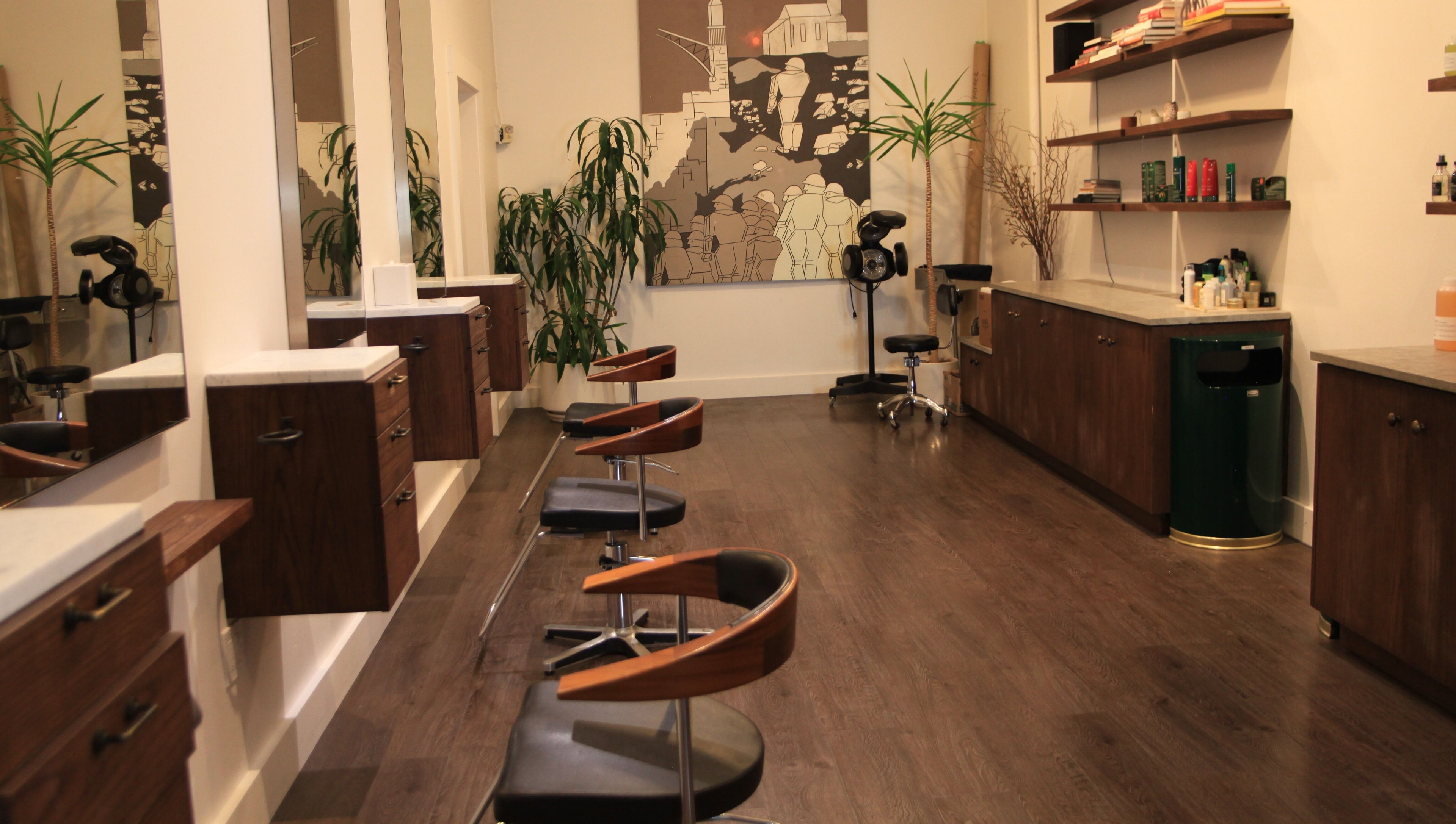 Modern salon at David James San Francisco, elegant decor, San Francisco, California, US.