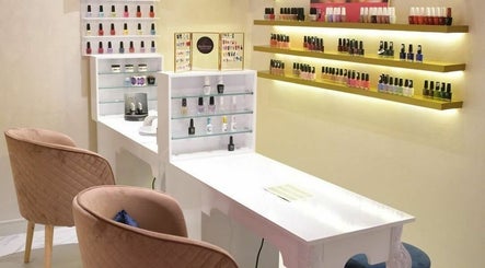 Backstage Beauty Lounge Center image 2
