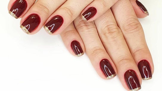 Flor de Lis Nails and Waxing