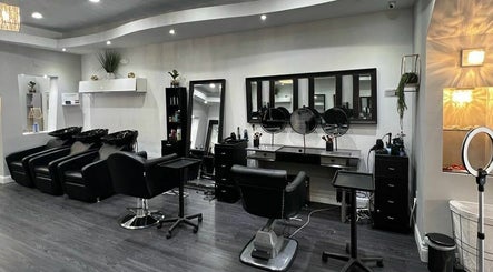 Bliss Beautique Hair & Make Up Salon зображення 2