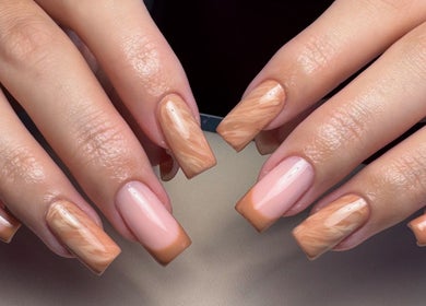 Elegant marbled nail art at Aaliyahbrookesbeauty, Telford, England, GB showcasing unique manicure design.