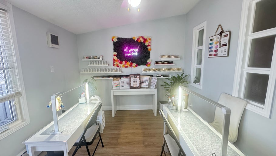 Christine' beauty studio image 1