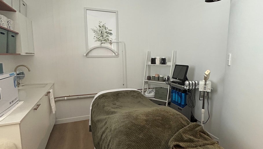 Peaceful massage room at Zen & Chill - Massage in Paradise Point, Queensland, AU, with cozy therapy bed.