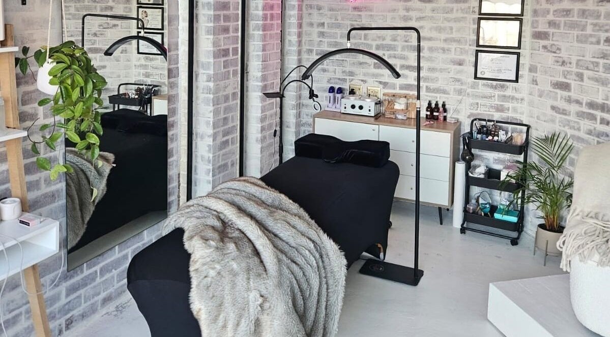 Lyndal's - Lash Brow & Beauty in Cape Town offers a chic, cozy treatment space with modern equipment.