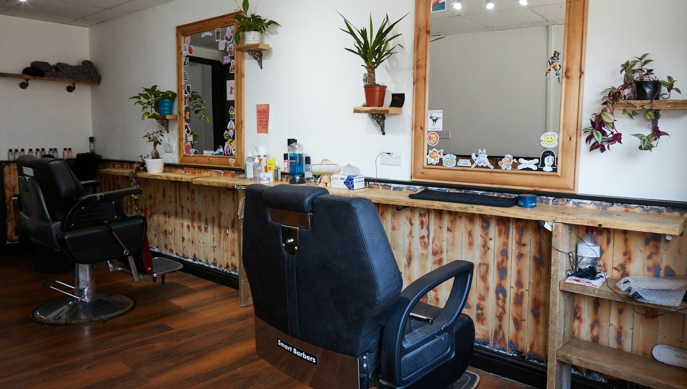 Dooo Hub - Bedminster salon in Bristol, England with stylish decor and barber chair in a gender-free setting.