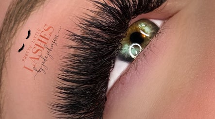 Pretty Little Lashes by Jade image 3
