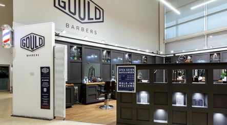 Gould Barbers Slough afbeelding 3