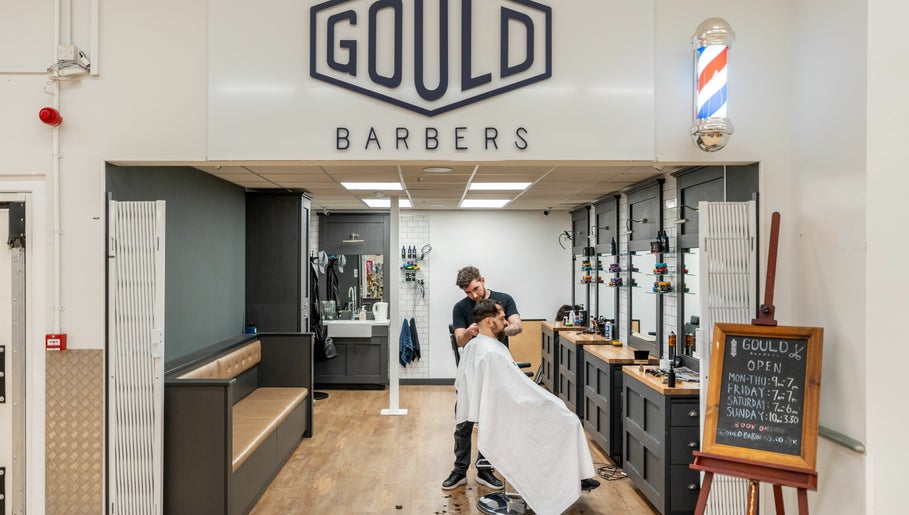 Gould Barbers Cheshunt Bild 1
