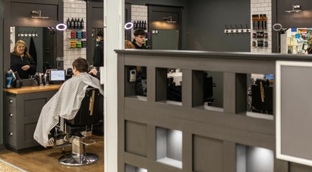 Image de Gould Barbers Gatwick (Horley) 2