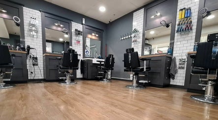 Gould Barbers Gatwick (Horley) image 3