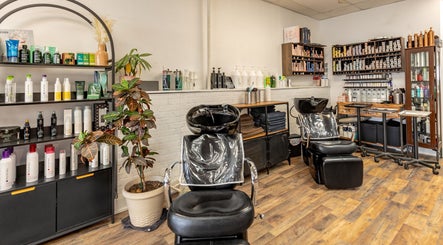 A&A Hairloft image 2