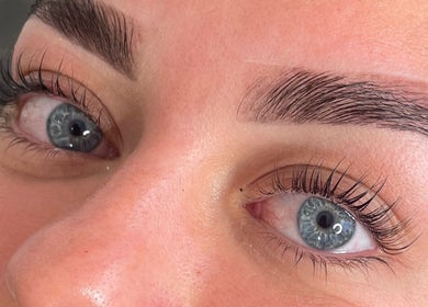 Elegant brow shaping at Lish Brows & Beauty By Lauryn Robin in Glasgow, GB, showcasing stunning eyebrow artistry.