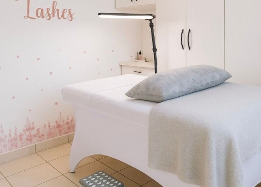 Relaxing spa treatment bed at Lipgloss and Lashes Norwood, Johannesburg, Gauteng, ZA.