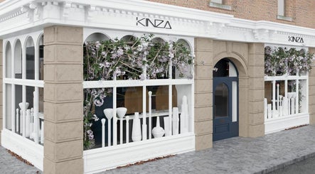 Kinza Makeup Academy
