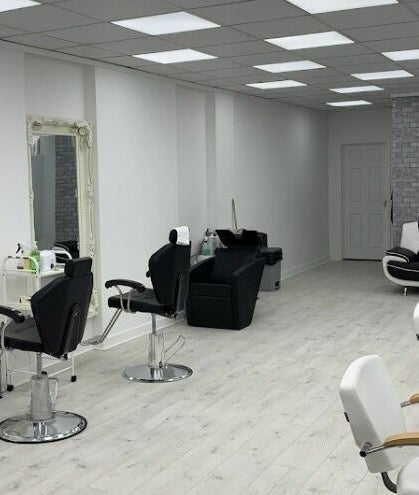 Pinkx Hairdressing image 2