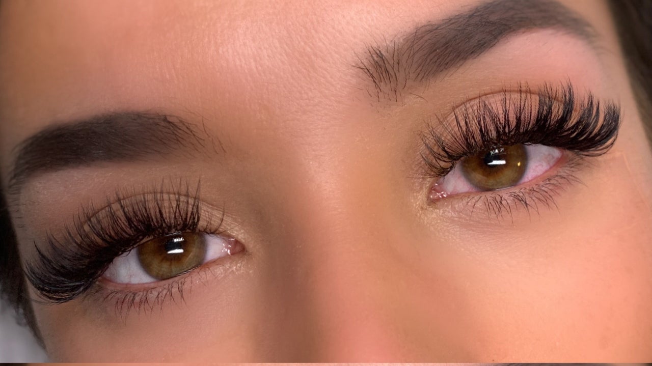Eyelash extension salons near me discount