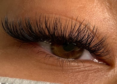 Close-up of expertly styled lashes at Definedbylashes, Birmingham, England, GB.