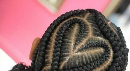 Shantianna’s Braiding Company billede 2