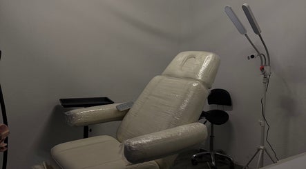 Moderna silla de tratamiento en Glamour Beauty Lab & Spa, Valle de Bravo, Estado de México, MX.