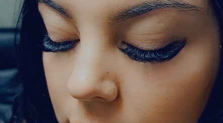 Emerald Essence Beauty image 2