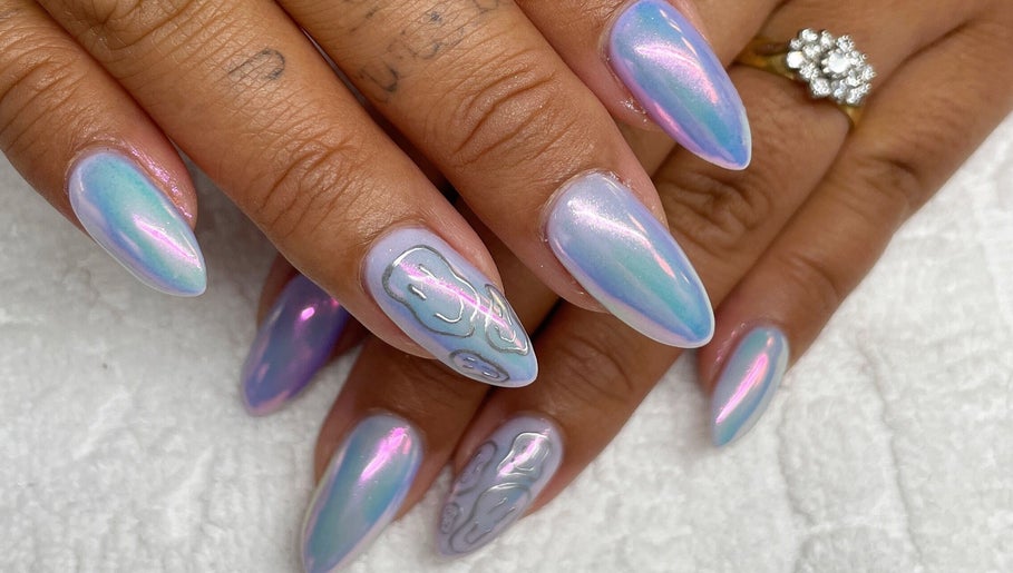 Gloss Nails image 1