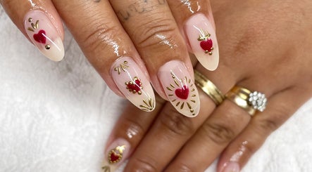 Gloss Nails image 3