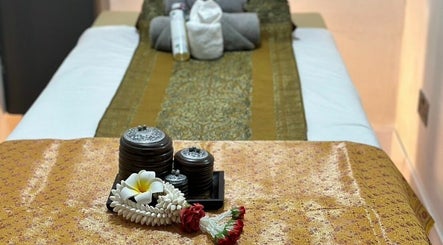 Central Thai massage& Spa