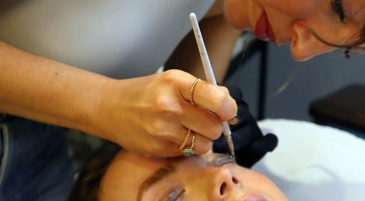 Georgina Sookias beauty treatment in London, England, GB showcasing expert brow touchup service.