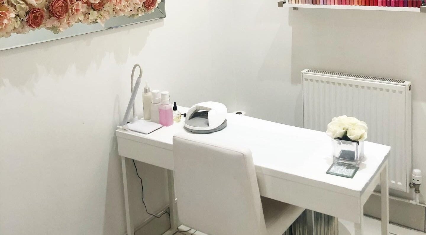 Elegant beauty station at The Glass Slipper Ltd, Ripponden, Halifax, England, GB with floral decor.