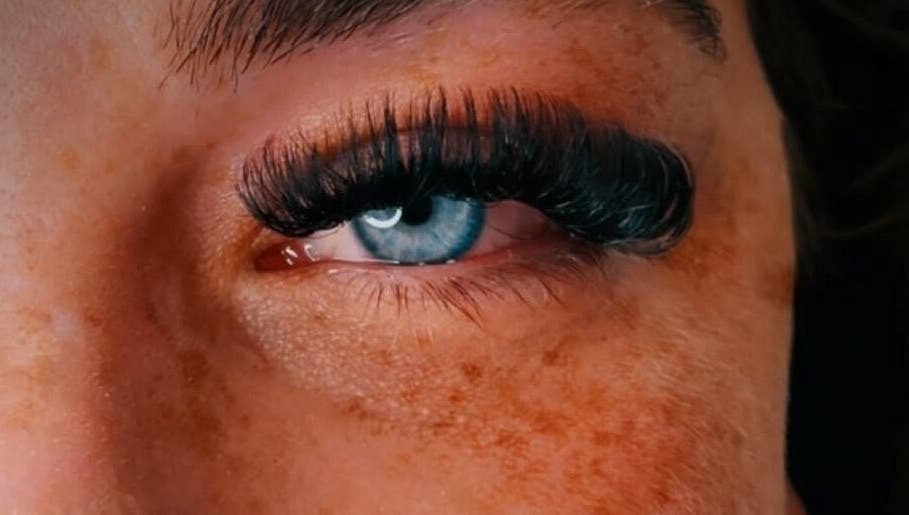 Close-up of stunning eyelash extensions at Bee Beauty Aesthetics in Southampton, England, GB.