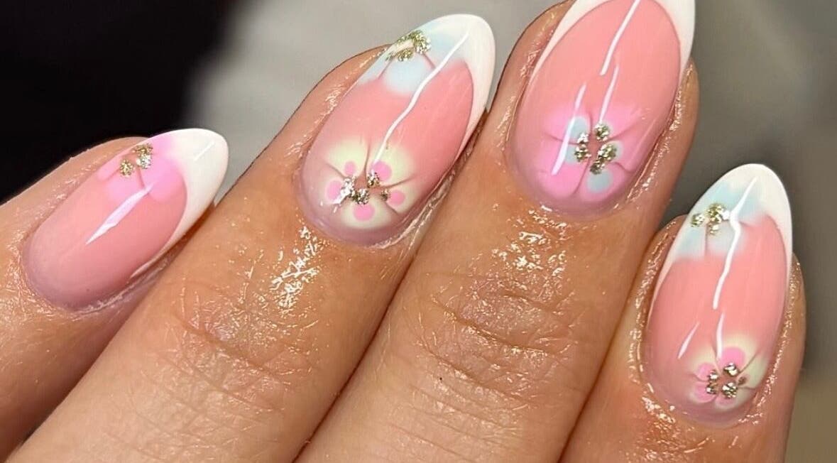 Beautiful floral nail art at Kasey June Beauty, Chelmsford, England, GB. Perfect for any glamorous occasion.