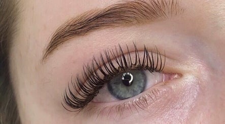 Lash lounge by Emily image 2