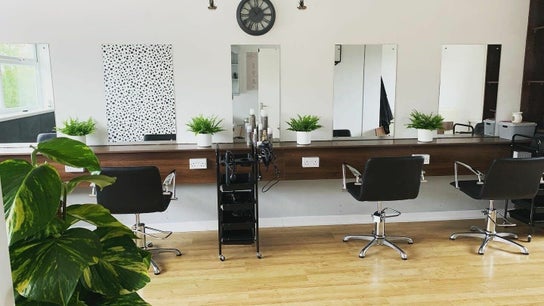 Yasmin Moore Hairstylist