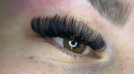 LashesByEmily image 3