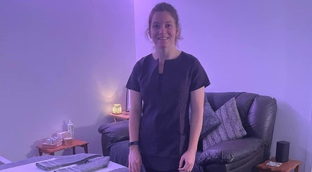 Lizzie at ‘Me Time!’ Massage and Well-being