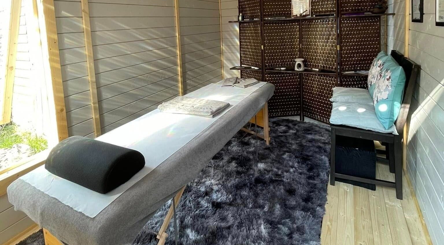 Relaxing massage room at ‘Me Time!’ Massage and Well-being @ Cherokee Road, Weston-super-Mare, England, GB.