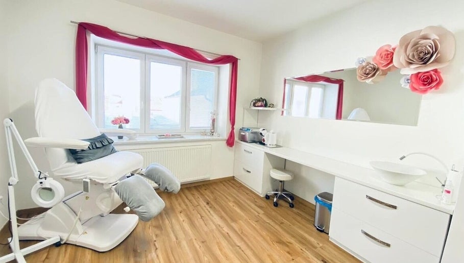 Interiér studia All Pedi - Alena Jelínková ve Vyškově s elegantním designem a komfortním vybavením.