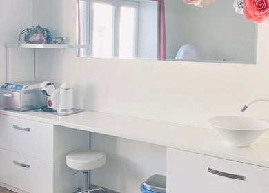 Moderní pracovní kout v All Pedi - Alena Jelínková, Vyškov, Jihomoravský Kraj, CZ s designovými doplňky.
