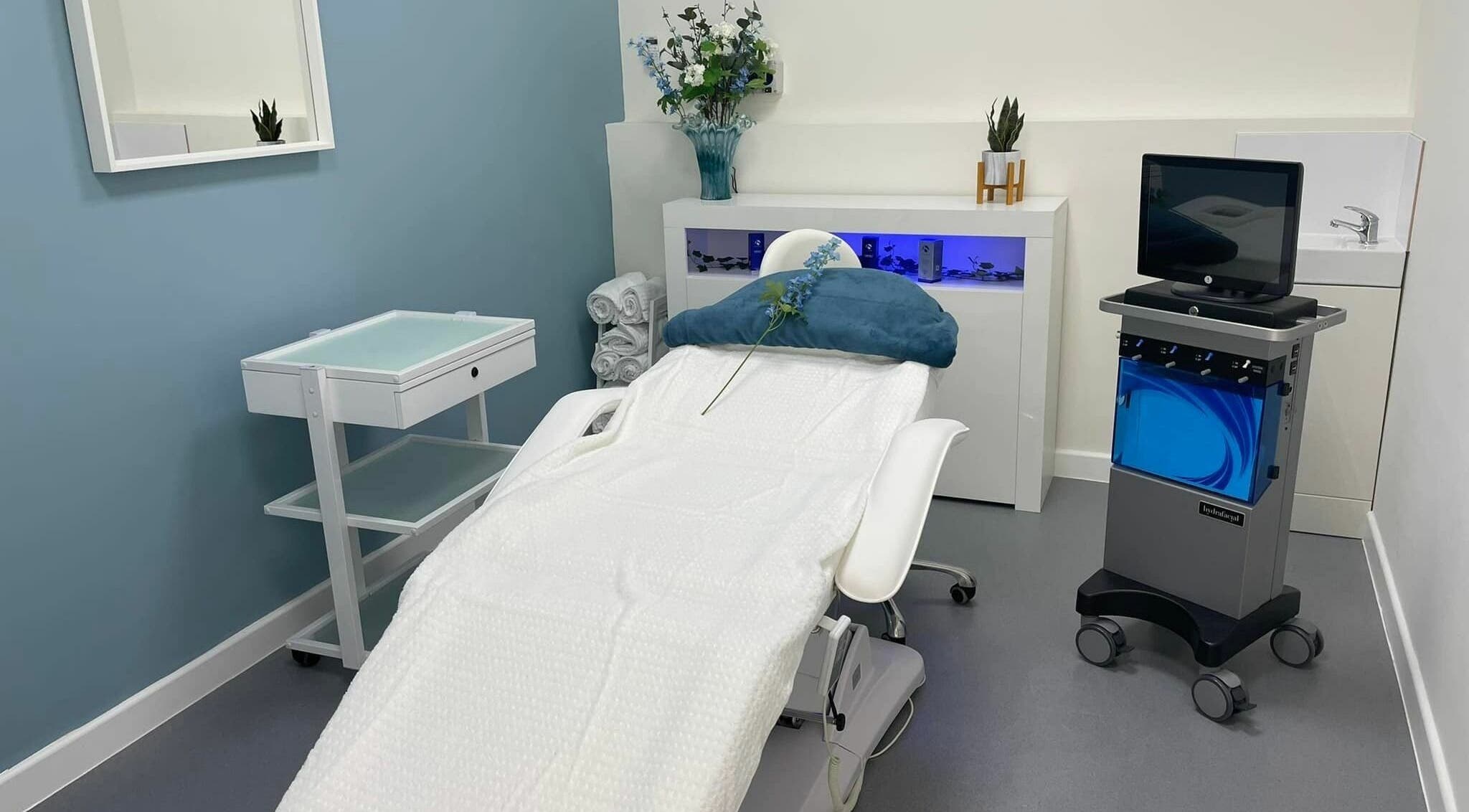 Relaxing treatment room at The Aesthetic Company UK- Mere Green Ltd, The Royal Town of Sutton Coldfield, England, GB.