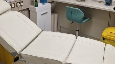 Comfortable treatment chair in JK Aesthetics London, located in London, England, GB. Ideal for wellness services.