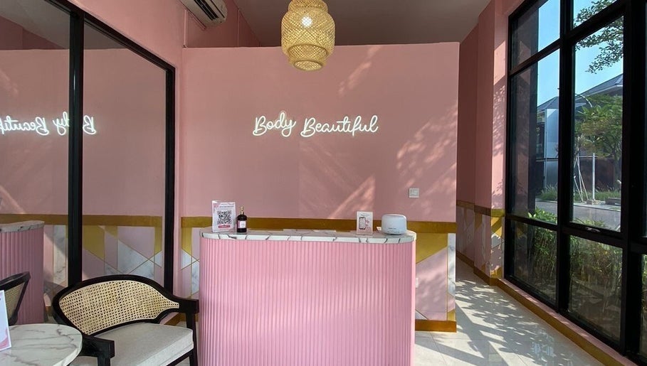 Elegant reception at Pink Parlour PIK in Daerah Khusus Ibukota Jakarta, featuring a soft pink theme.