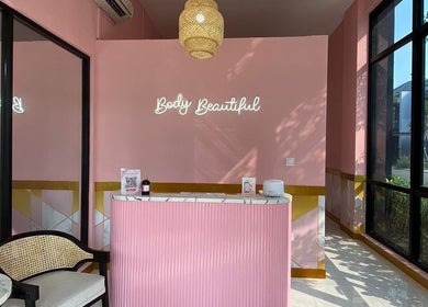 Elegant reception at Pink Parlour PIK in Daerah Khusus Ibukota Jakarta, featuring a soft pink theme.