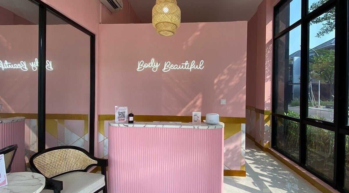 Elegant reception at Pink Parlour PIK in Daerah Khusus Ibukota Jakarta, featuring a soft pink theme.