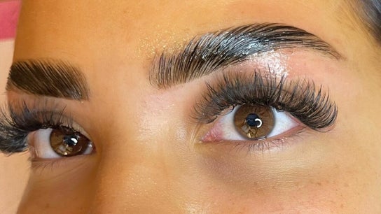 Luna Lashes by Laura
