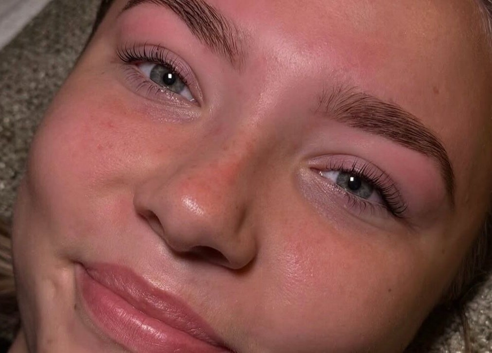 Customer with freshly shaped brows at Billie’s Brows and Nails, Hastings, England, GB, showcasing detailed brow work.