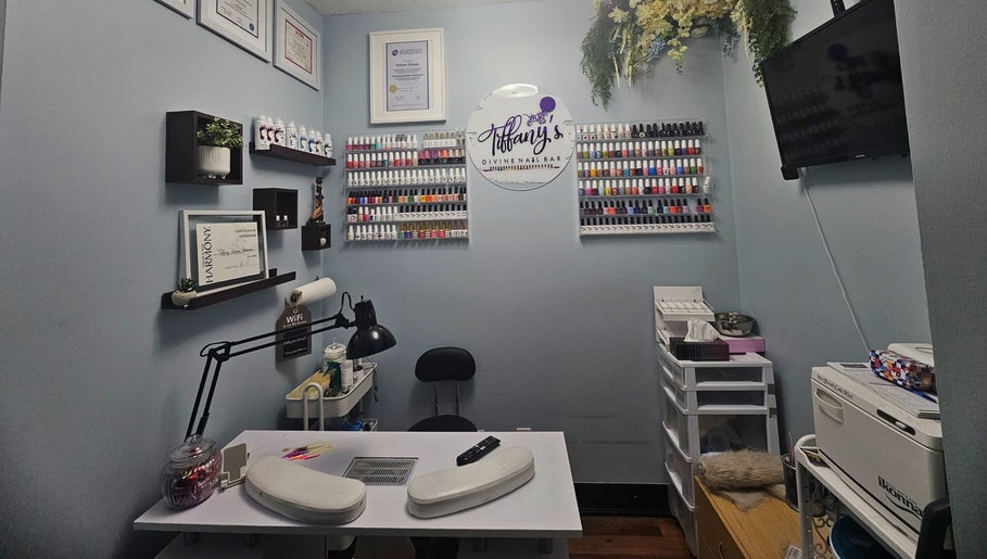 Tiffany's Divine Nail Bar, bilde 1