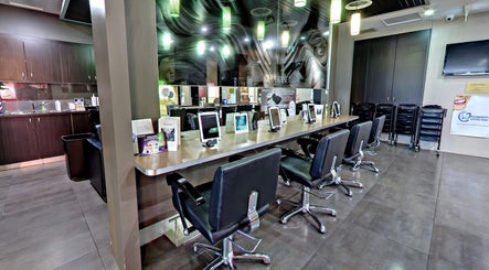 Esteem Hair Beauty Spa – kuva 3