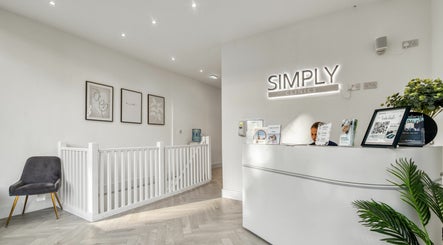 Elegant reception area at Simply Clinics - Chelsea in London, England, GB, showcasing modern decor and welcoming atmosphere.
